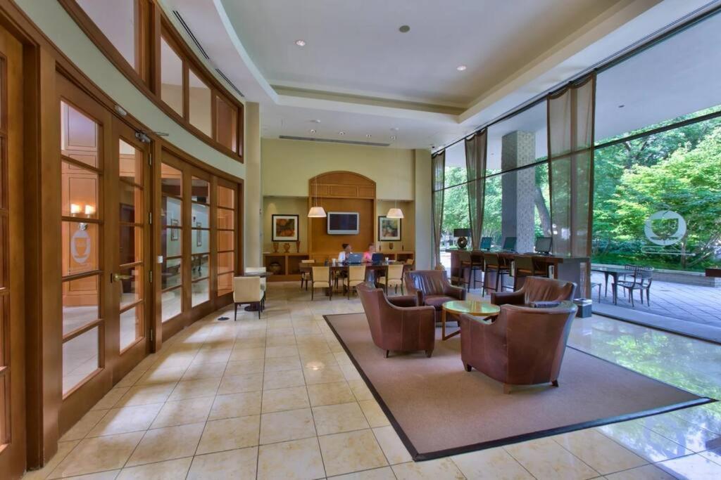 Awesome 1 Bedroom Apt + Den At Crystal City With Gym Arlington Exterior photo