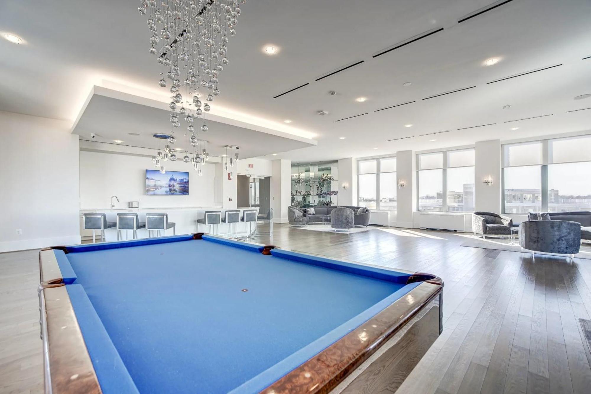 Awesome 1 Bedroom Apt + Den At Crystal City With Gym Arlington Exterior photo